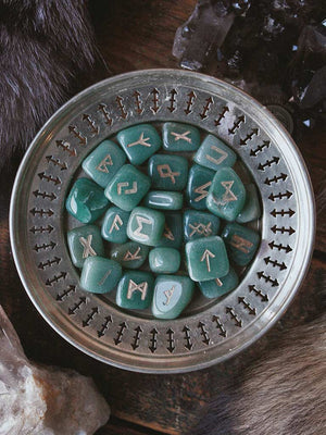 Green Aventurine Rune Set