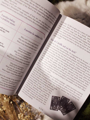 The Modern Mystic’s Guide to Tarot - A Beginner’s Guide to Reading and Understanding the Cards of the Tarot