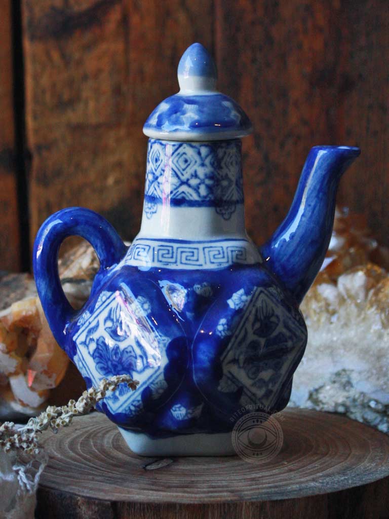 Vintage Ceramic Blue + White Tea Pot - V300
