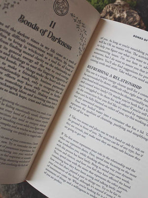 Witch in Darkness - Magick for Tough Times, Bad Days and Moments of Total Catastrophe