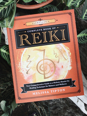 Llewellyn's Complete Book of Reiki