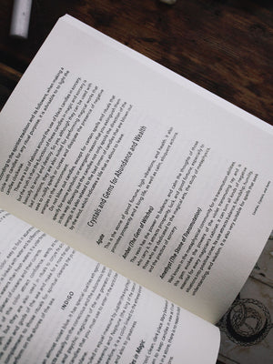 Manifestation Magic - 21 Rituals, Spells, and Amulets for Abundance, Prosperity, and Wealth