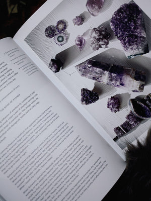 The New Stone Age - Ideas and Inspiration for Living with Crystals