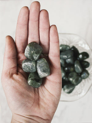 crystals tumbled labradorite 1