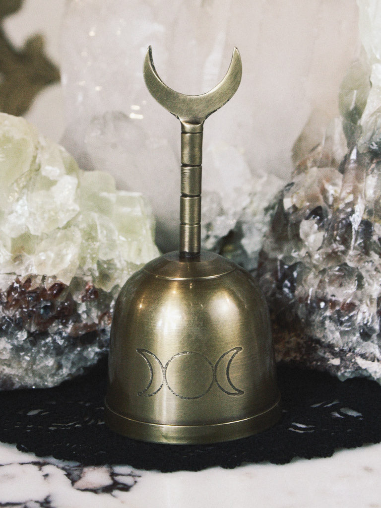 rite of ritual moon altar bell 1