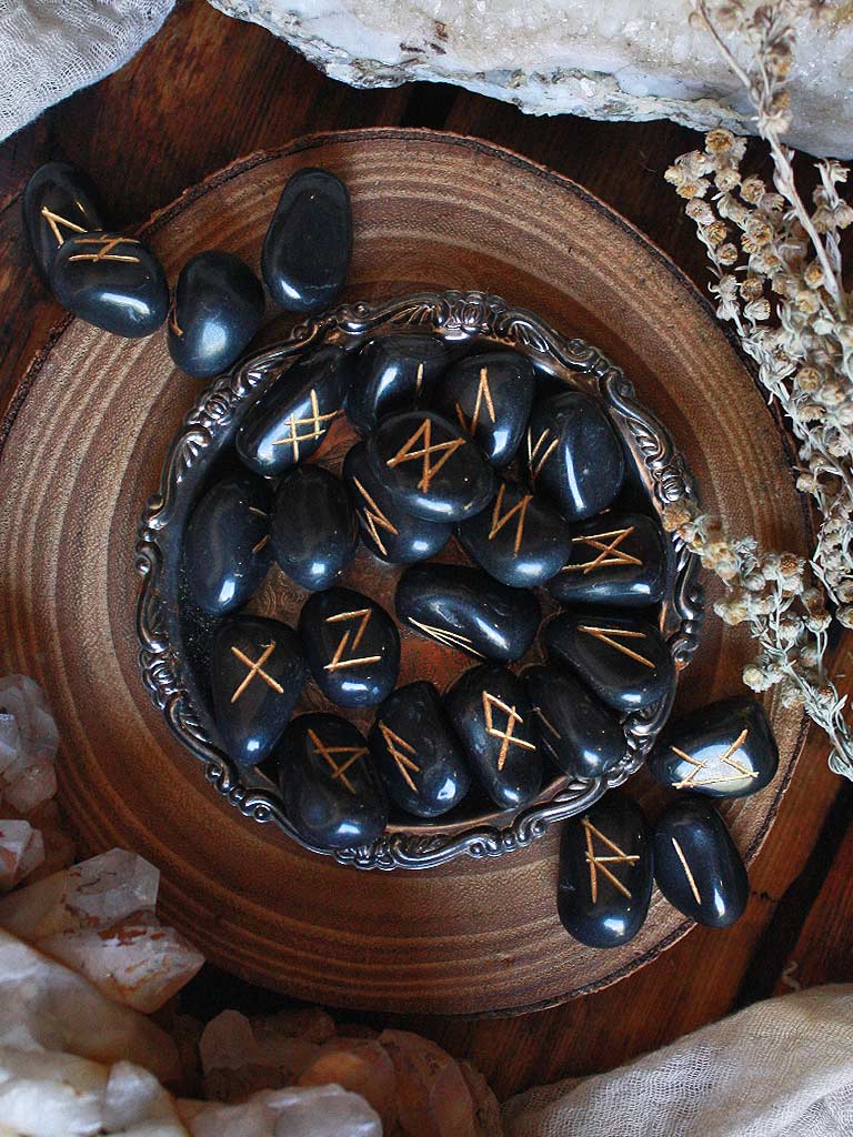 Crystal Rune Set - Black Agate