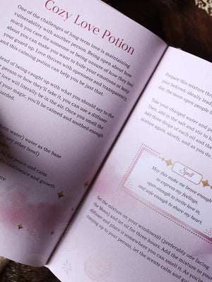 Love Spells - An Enchanting Spell Book of Potions & Rituals