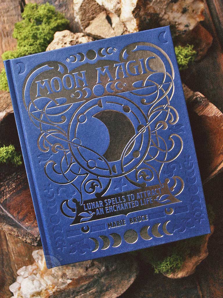 Moon Magic - Lunar Spells to Attract an Enchanted Life
