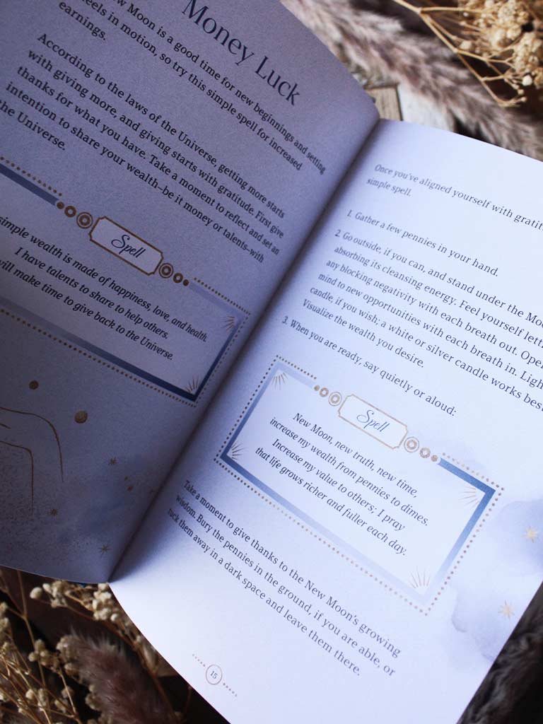 Moon Spells - An Enchanting Spell Book of Magic & Rituals