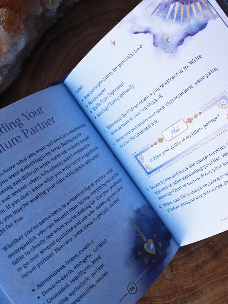 Pendulum Magic - An Enchanting Divination Book of Discovery and Magic