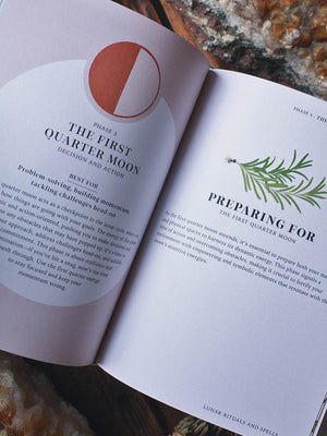 Practical Moon Magic - Your Empowering Guide to Living by the Moon