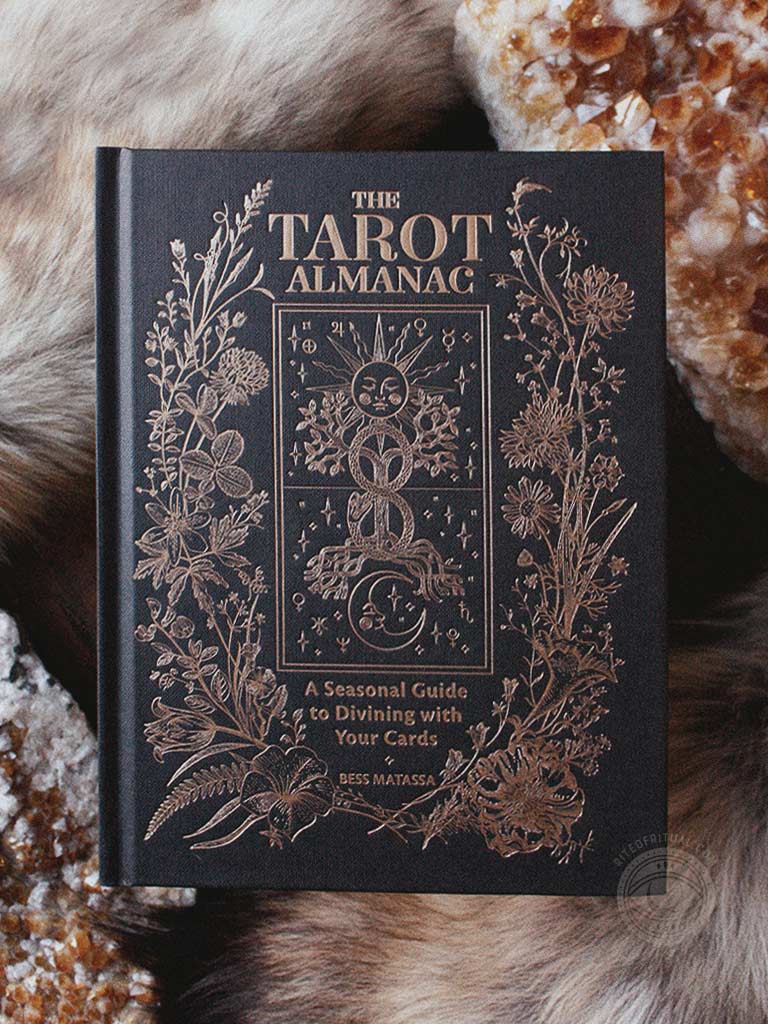 The Tarot Almanac - A Seasonal Guide to Divining with Your Cards