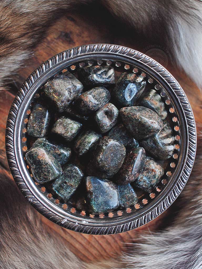 Tumbled Green Kyanite