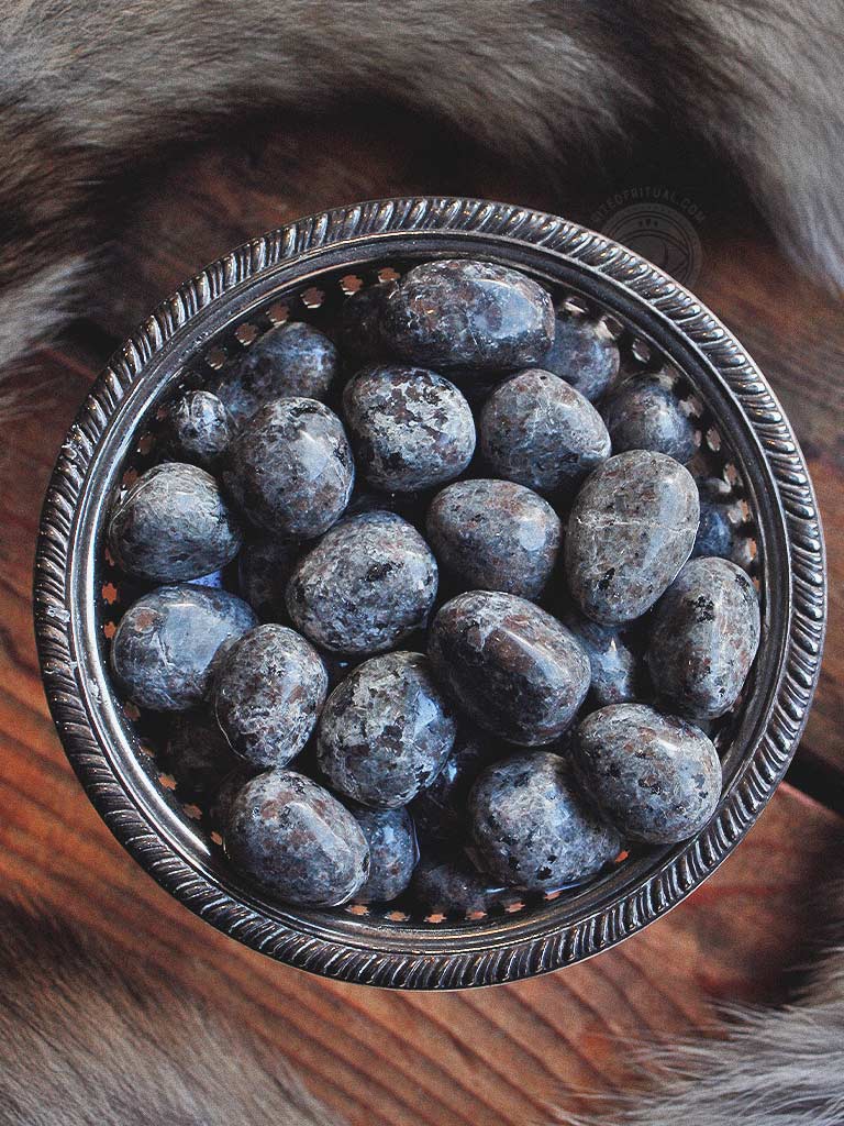 Tumbled Yooperlite Fluorescent