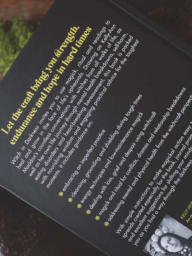 Witch in Darkness - Magick for Tough Times, Bad Days and Moments of Total Catastrophe