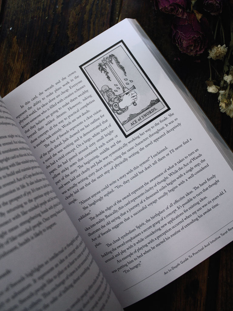 Advanced Tarot - An In-Depth Guide to Practical and Intuitive Tarot Reading