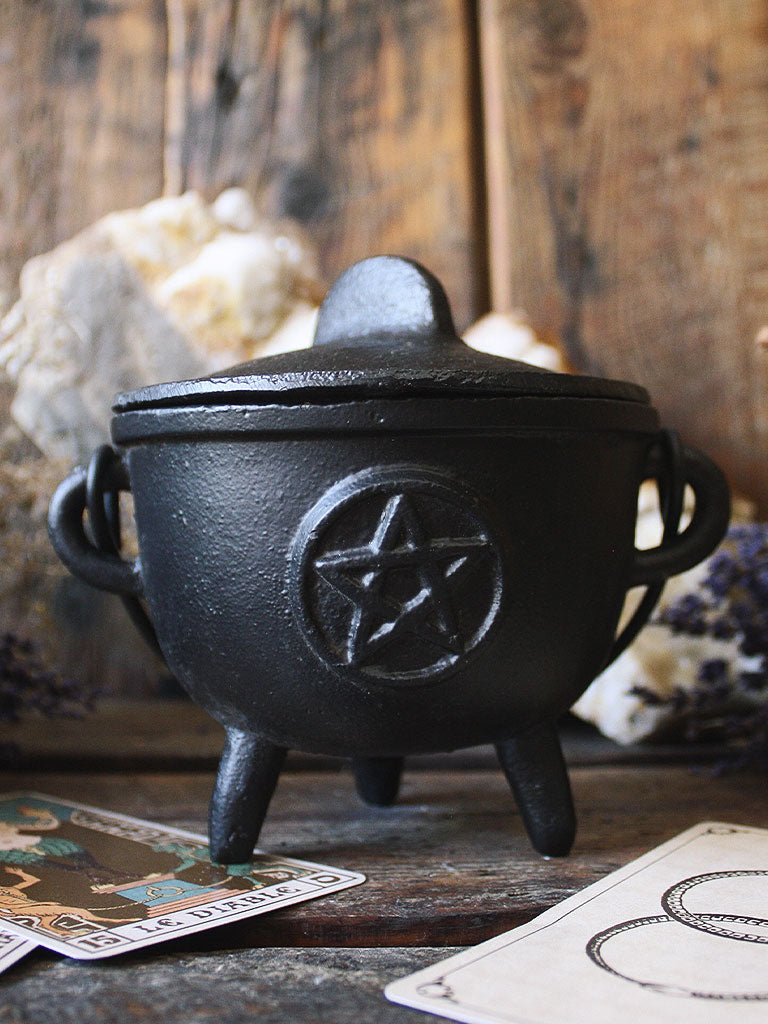 MORRIGAN GODDESS Cauldron Candle ~ Exceptional Altar Ritual fashion Candle ~ Large Cast Iron Cauldron with Pentacle/Pentagram and Lid