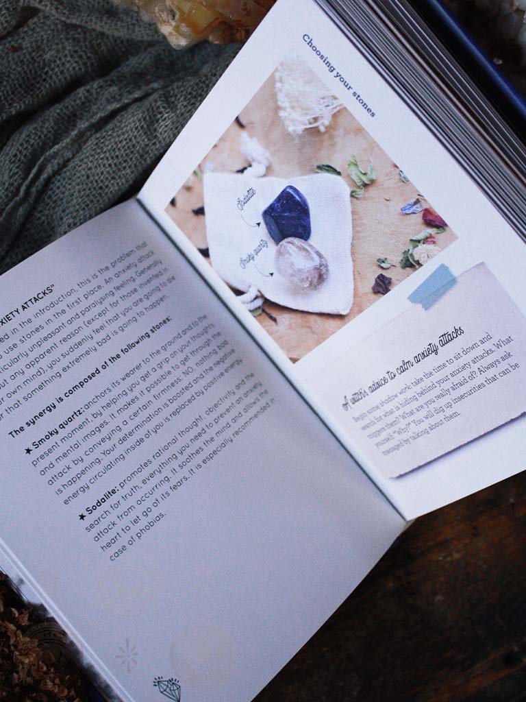 Crystals and Energies - The Essential Witch's Kit for Using Crystals to Find Balance and Well-Being