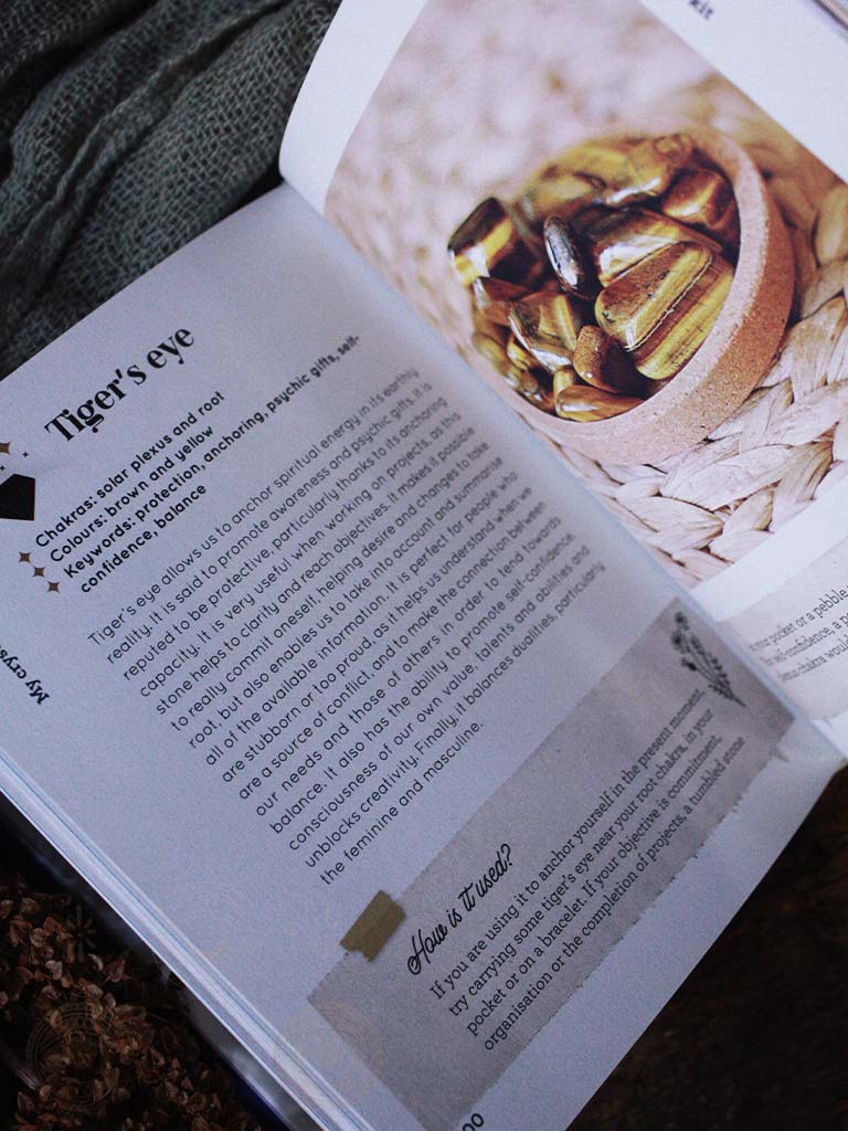 Crystals and Energies - The Essential Witch's Kit for Using Crystals to Find Balance and Well-Being