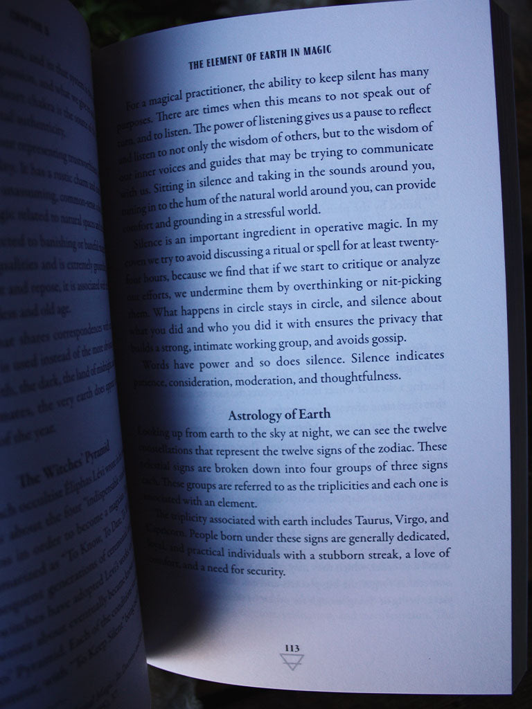 Earth Magic - Elements of Witchcraft