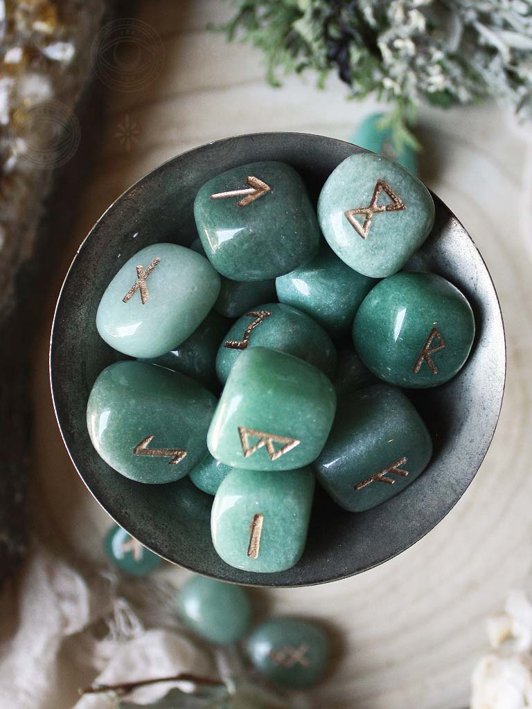 Green Aventurine Rune Set
