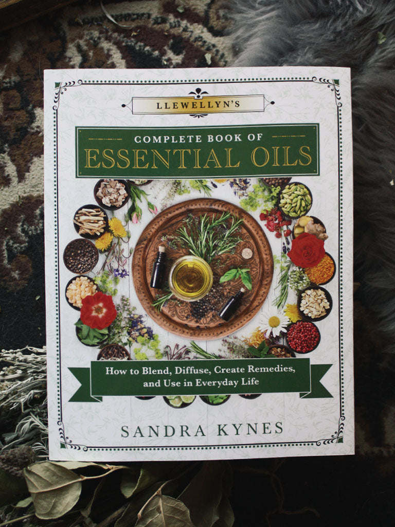 Llewellyn's Complete Book of Essential Oils