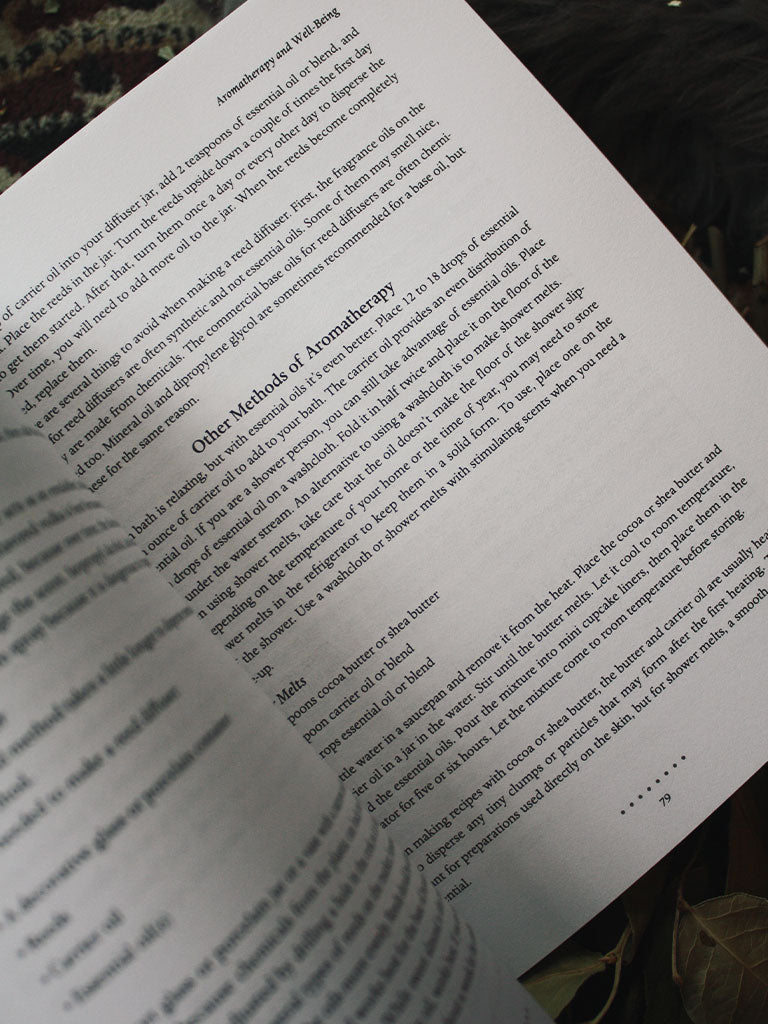 Llewellyn's Complete Book of Essential Oils