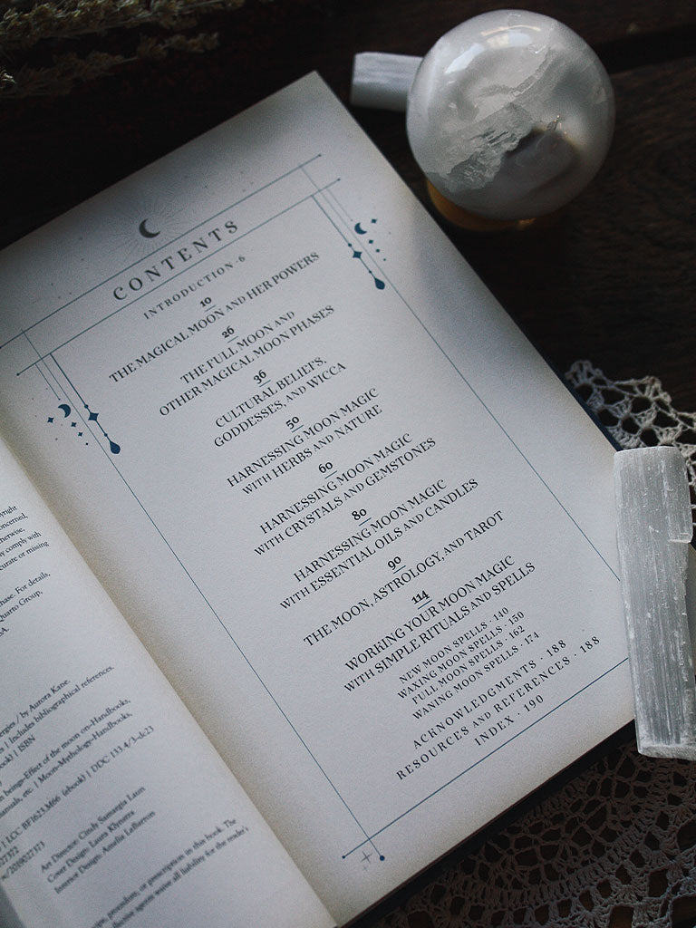 Moon Magic - A Handbook of Lunar Cycles, Lore, and Mystical Energies