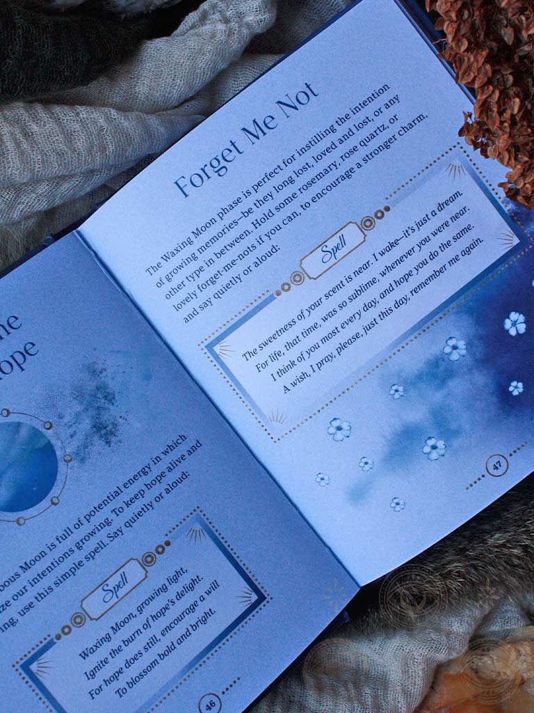 Moon Spells - An Enchanting Spell Book of Magic and Rituals