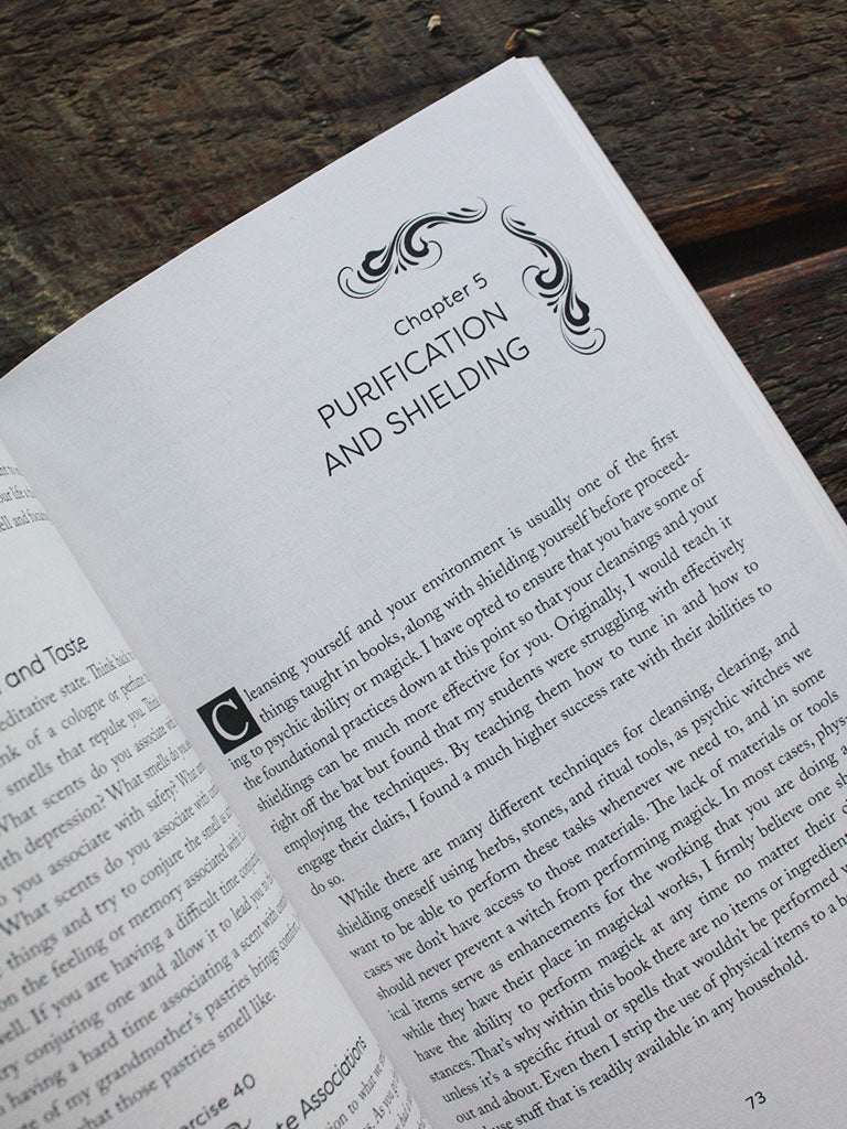 Psychic Witch - A Metaphysical Guide to Meditation, Magick, and Manifestation