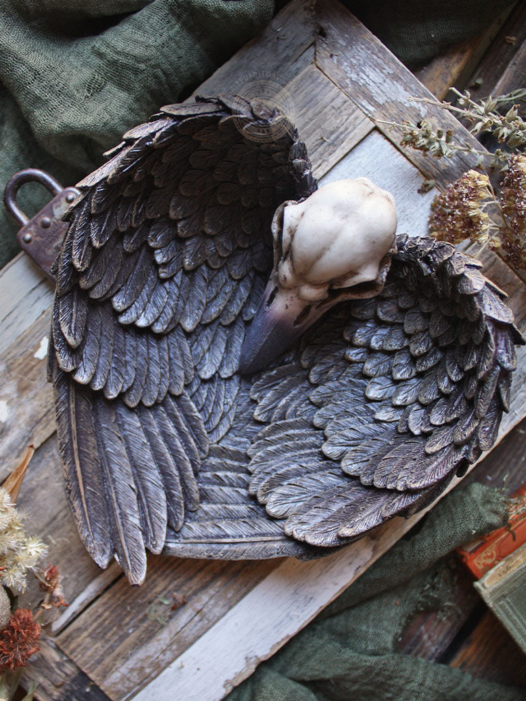 Raven Skull Ritual Dish