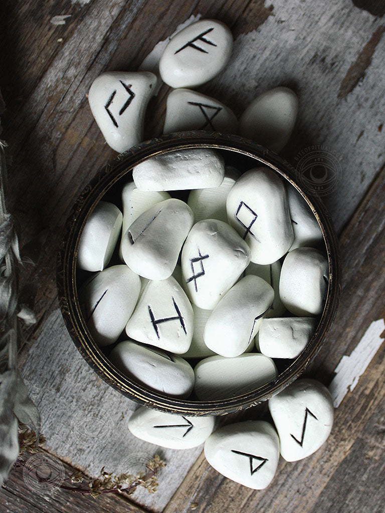 Simple White Resin Rune Set