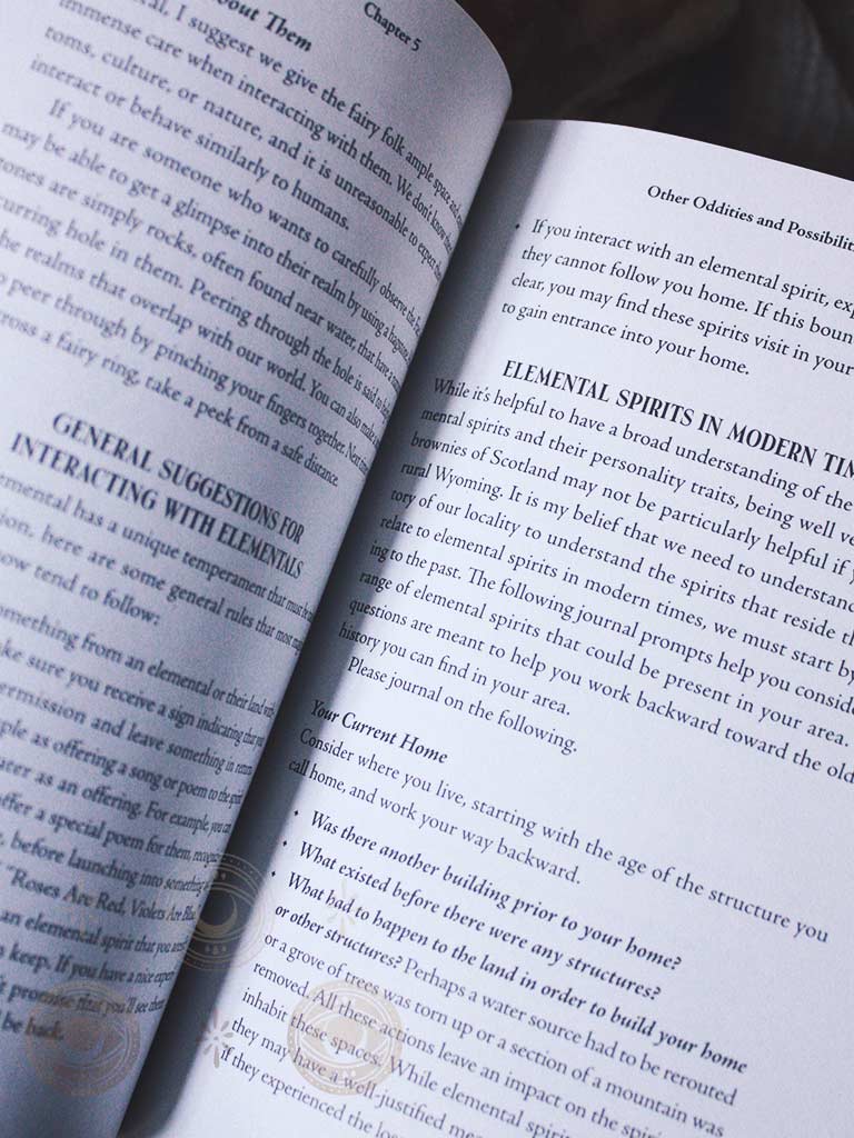 Talking to Spirits - A Modern Medium's Practical Advice
