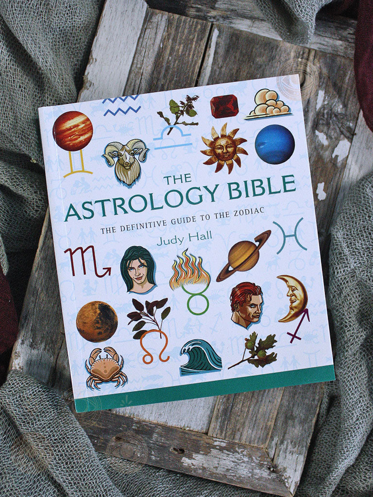 The Astrology Bible - The Definitive Guide to the Zodiac