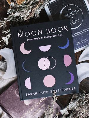 The Moon Book - Lunar Magic to Change Your Life