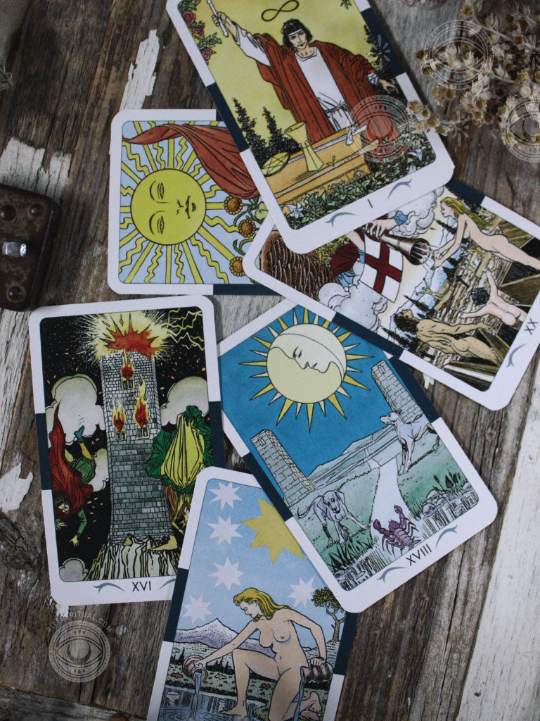 The Universal Tarot Mini Deck