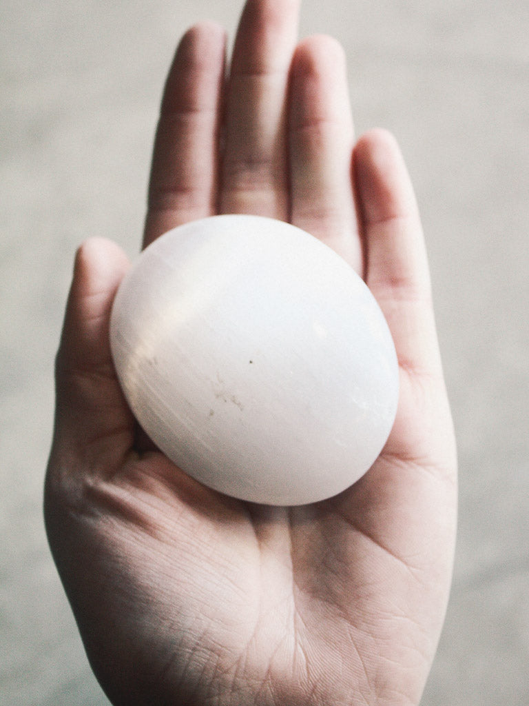 crystals selenite palm stones 1